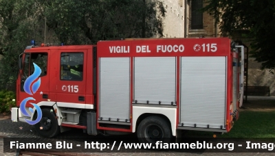 Iveco CityEuroFire 100E21 I serie
Vigili del Fuoco
Comando Provinciale di Brescia
Distaccamento Permanenti-Volontari di Salò (Bs)
AutoPompaSerbatoio allestimento Iveco-Magirus
VF 20160
Parole chiave: Iveco CityEuroFire_100E21_Iserie VF20160