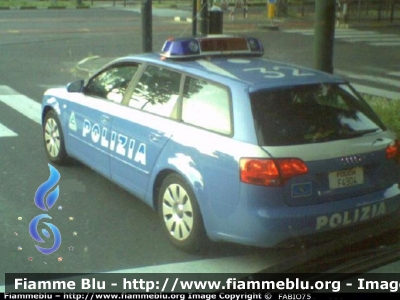 Audi A4 Avant IV Serie
Polizia Stradale in servizio sull'Autostrada Torino Ivrea Valdaosta
Parole chiave: Audi A4_Avant_IVserie PoliziaF4904