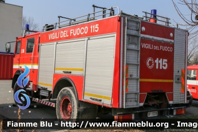 Iveco OM 160
Vigili del Fuoco
Comando Provinciale di Torino
Distaccamento Volontario di Oulx (TO)
AutoPompaSerbatoio allestimento Baribbi
VF 13208
Parole chiave: Iveco-OM 160 VF13208