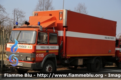 Iveco 145-17
Vigili del Fuoco
Comando Provinciale di Torino
Distaccamento Permante di Chieri (TO)
VF 16880
Parole chiave: Iveco 145-17 VF16880