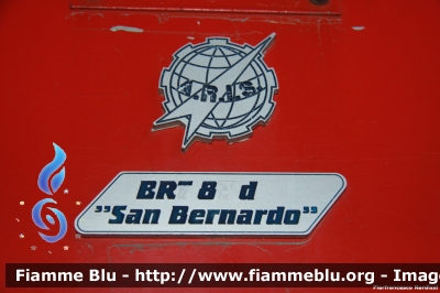 Aris BRT 87D
Vigili del Fuoco
Comando Provinciale di Roma
Distaccamento Cittadino Nomentano
VF 19781
Particolorare del logo del costruttore 
Parole chiave: Aris BRT_87D VF19781