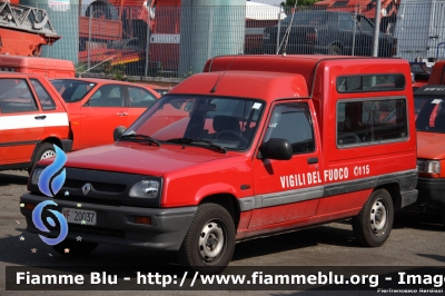 Renault Express
Vigili del Fuoco
Comando Provinciale di Roma
Distaccamento aeroportuale Fiumicino
VF 20037
Parole chiave: Renault Express VF20037