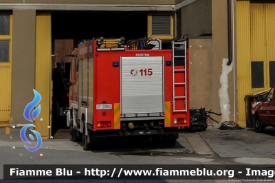 Iveco CityEuroFire 100E21 I serie
Vigili del Fuoco
Comando Provinciale di Torino
AutoPompaSerbatoio allestimento Iveco-Magirus
VF 20944
Parole chiave: Iveco CityEuroFire_100E21_Iserie VF20803