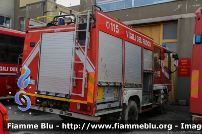 Iveco City2000 100E21 I serie
Vigili del Fuoco
Comando Provinciale di Torino
AutoPompaSerbatoio allestimento Iveco-Magirus
VF 21118
Parole chiave: Iveco City2000_100E21_Iserie VF21118