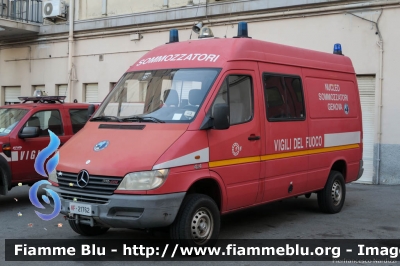 Mercedes-Benz Sprinter 4x4 II serie
Vigili del Fuoco
Comando Provinciale di Genova
Nucleo Sommozzatori
VF 21762
Parole chiave: Mercedes-Benz Sprinter_4x4_IIserie VF21762