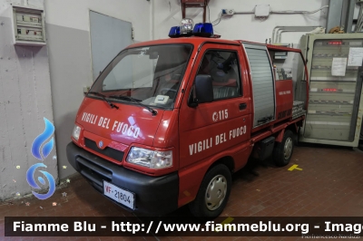 Piaggio Porter Colibrì 4x4 II serie
Vigili del Fuoco
Comando Provinciale di Genova
AutoPompaSerbatoio allestimento Piemme Antincendi
VF 21804
Parole chiave: Piaggio Porter_Colibrì_4x4_IIserie VF21804