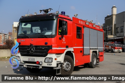 Mercedes-Benz Actros 1832 II serie
Vigili del Fuoco
Comando Provinciale di Torino
AutoPompaSerbatoio bimodale (strada-rotaia) allestimento Bai
VF 24126
Parole chiave: Mercedes-Benz Actros_1832_IIserie VF24126+