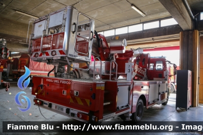 Iveco EuroCargo 110EL22 III serie
Vigili del Fuoco
Comando Provinciale di Torino
Piattaforma aerea ribassata 
da 30 metri di sviluppo massimo
Allestimento Multitel-Pagliero
VF 27186
Parole chiave: Iveco EuroCargo_110EL22_IIIserie VF27186