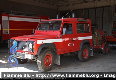 Land Rover Defender 90
Vigili del Fuoco
Distaccamento di Ortona (CH)
VF 19619
Parole chiave: Land-Rover Defender_90 VF19619