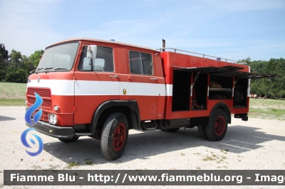 Fiat 662N3 
Marina Militare Italiana
Servizio Antincendio
Ex Maricommi di Ancona,
venduto successivamente al 
"Aero Club Pesaro" ed ora 
di proprietà di un collezionista
AutoPompaSerbatoio allestimento Antonicelli
Parole chiave: Fiat 662N3