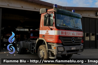 Mercedes-Benz Actros 2044 4x4 II serie
Vigili del Fuoco
Comando Provinciale di Firenze
VF 24083
Parole chiave: Mercedes-Benz Actros_2044_4x4_IIserie VF24083