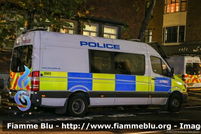 Mercedes-Benz Sprinter III serie restyle
Great Britain - Gran Bretagna
London Metropolitan Police
Reparto Antisommossa
BX65 DFO
Parole chiave: Mercedes-Benz Sprinter_IIIserie_restyle