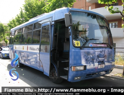 Iveco Cacciamali 100E18 
Polizia di Stato
Polizia Stradale in scorta al "Giro d'Italia 2008"
"Pullman Azzurro"
Polizia D7760
Parole chiave: Iveco Cacciamali 100E18 Polizia Giro_d'Italia_2008 PoliziaD7760