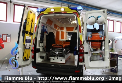 Volkswagen Crafter I serie
Pubblica Assistenza Croce Blu Brescia
Allestita Ambulanz Mobile gmbh
Particolare del Vano Sanitario

Parole chiave: Volkswagen Crafter_Iserie Ambulanza Reas_2009