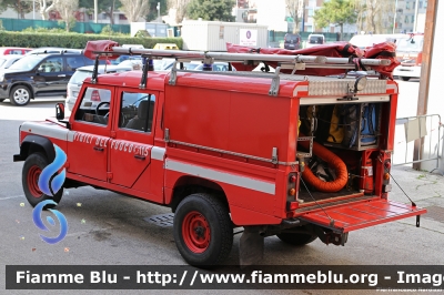 Land Rover Defender 130
Vigili del Fuoco
Comando Provinciale di Livorno
Nucleo SAF
VF 19361
Parole chiave: Land-Rover Defender_130 VF19361