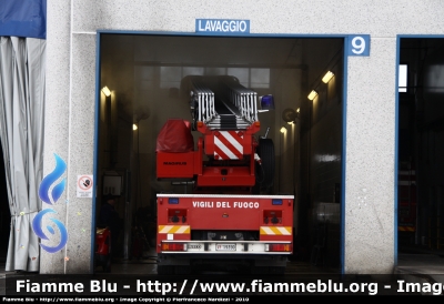 Iveco EuroFire 150E27 I serie
Vigili del Fuoco
Comando Provinciale di Perugia
Fotografato presso l'officina Iveco Luigi Ferrari
VF 19390
Parole chiave: Iveco EuroFire_150E27_Iserie VF19390