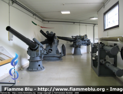 Cannoni Vari
Museo Tecnico Navale della Marina Militare Italiana di La Spezia
Parole chiave: Cannoni_Museo_Marina_festa_forze_armate 