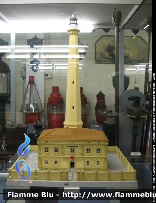 Plastico del Faro di Punta Penna
Museo Tecnico Navale della Marina Militare Italiana di La Spezia
Parole chiave: Plastico_Faro_Punta_Penna_Museo_Marina_festa_forze_armate