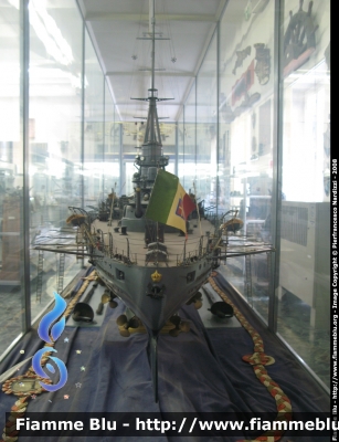 Modellino Nave
Museo Tecnico Navale della Marina Militare Italiana di La Spezia
Parole chiave: Modellino_Navi_Museo_Marina_festa_forze_armate 