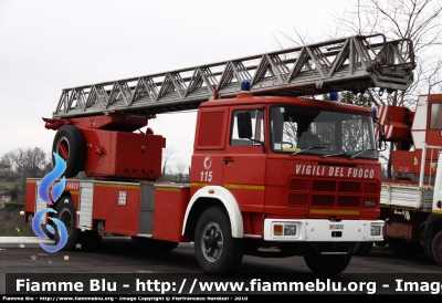 Fiat 684N
Vigili del Fuoco
AutoScala allestimento Magirus-Macchi
Fotografata presso l'officina Iveco Luigi Ferrari
VF 10032
Parole chiave: Fiat 684N VF10032