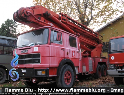 Fiat 300PC
Marina Militare Italiana
Mezzo 6x4 con doppia cabina e piattaforma Cella
fotografato all'interno dell'arsenale di La Spezia
MM 20940
Parole chiave: Fiat 300PC MM20940