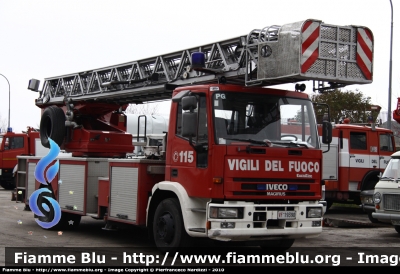 Iveco EuroFire 150E27 I serie
Vigili del Fuoco
Comando Provinciale di Perugia
Fotografato presso l'officina Iveco Luigi Ferrari
VF 19390
Parole chiave: Iveco EuroFire_150E27_Iserie VF19390