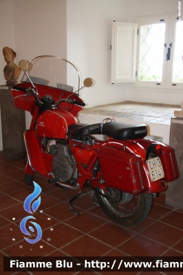 Moto Guzzi Nuovo Falcone
Polizia Urbana
Città del Vasto (CH)
Veicolo Storico
in esposizione alla mostra per i 110 anni d'istituzione della Polizia Municipale della Città del Vasto (CH) 1902-2012 
Parole chiave: Moto-Guzzi Nuovo_Falcone