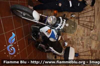 Honda CB 500
Polizia Municipale Vasto (CH)
in esposizione alla mostra per i 110 anni d'istituzione della Polizia Municipale della Città del Vasto (CH) 1902-2012 
Parole chiave: Honda CB_500