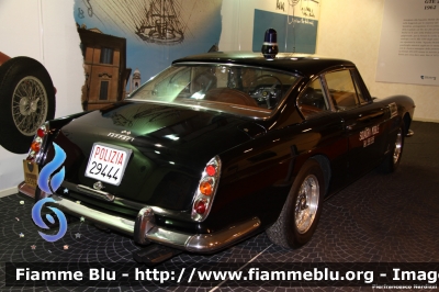 Ferrari 250 GTE 2+2
Polizia di Stato
Squadra Mobile
Esemplare esposto presso il Museo delle auto della Polizia di Stato
POLIZIA 29444
Parole chiave: Ferrari 250_GTE_2+2 POLIZIA29444