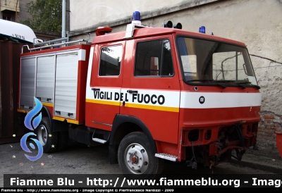 Iveco OM 79-13
Vigili del Fuoco
Comando Provinciale di Milano
AutoPompaSerbatoio allestimento Baribbi
Esemplare dismesso
Parole chiave: Iveco OM 79-13