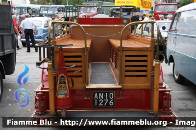 Fiat 507
Vigili del Fuoco
Comando Provinciale di Ancona
Allestimento Bergomi del 1931
Veicolo restaurato non più in servizio
Attualmente di proprietà di un collezionista
VF 10
Qui fotografato all'Asi Transport Show 2013 “In terra d'Abruzzo”
Parole chiave: Fiat 507 VF10