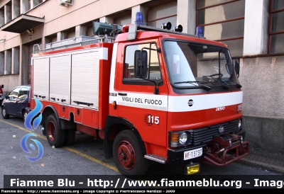 Iveco OM 60-10
Vigili del Fuoco
Distaccamento Permanente di Desio (MB)
Allestimento Baribbi
VF 13737
Parole chiave: Iveco OM 60-10 VF13737