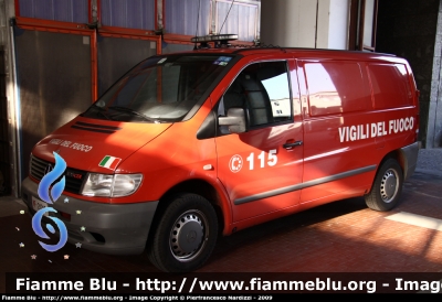 Mercedes-Benz Vito I Serie
Vigili del Fuoco
Comando Provinciale di Milano
Nucleo Cinofilo
Variante con Applicazione Stanag Italiano
VF 21310
Parole chiave: Mercedes-Benz Vito_ISerie_Vigili del Fuoco Milano_Nucleo Cinofili_VF21310