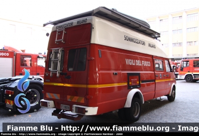 Iveco Daily II Serie
Vigili del Fuoco
Comando Provinciale di Milano
Nucleo Sommozzatori
VF 19019
Parole chiave: Iveco Daily_IISerie_Vigili del Fuoco Milano_Sommozzatori_VF19019