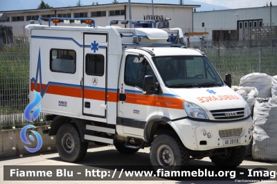 Iveco Daily 4x4 IV serie
Prototipo “Rescue Giant”
Allestimento F.A.S.T.
Parole chiave: Iveco Daily_IVserie 4x4 prototipo ambulanza 55S 18W ambulance FAST Rescue_Giant