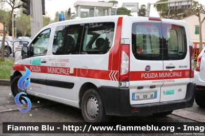 Fiat Scudo IV serie
Polizia Municipale di Empoli (FI)
Unione del circondario dell'Empolese Valdelsa
POLIZIA LOCALE YA 908 AB
Parole chiave: Fiat Scudo_IVserie POLIZIALOCALEYA908AB