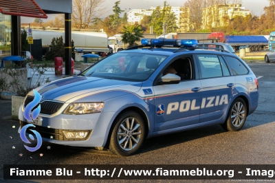 Skoda Octavia Wagon IV serie
Polizia di Stato
Polizia Stradale in servizio sulla rete autostradale di Autostrade per l'Italia
Seconda fornitura con la nuova livrea
Allestite Focaccia
Decorazione Grafica Artlantis
POLIZIA M0417
Parole chiave: Skoda Octavia_Wagon_IVserie POLIZIAM0417