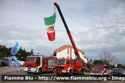 Fiat 300PC 
Vigili del Fuoco
Comando Provinciale di Chieti
Distaccamento di Vasto (CH)
AutoGru da 16 ton allestimento Cristanini
VF 11695 
Santa Barbara 2012 a Vasto
Parole chiave: Fiat 300PC VF11695 Santa_Barbara_2012