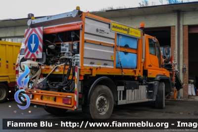 Mercedes-Benz Unimog U425 4x4 
Autostrade per l'Italia
Manutenzione Stradale
Allestito con attrezzatura per lavaggio interno di gallerie stradali
Parole chiave: Mercedes-Benz Unimog_U425_4x4