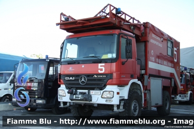 Mercedes-Benz Actros 1844 4x4 II serie
Vigili del Fuoco
Comando Provinciale di Firenze
Distaccamento Aeroportuale
Automezzo Soccorso Aeroportuale allestimento Bai
Fotografato presso l'officina Iveco Luigi Ferrari
VF 23307
Parole chiave: Mercedes-Benz Actros_1844_4x4_IIserie VF23307