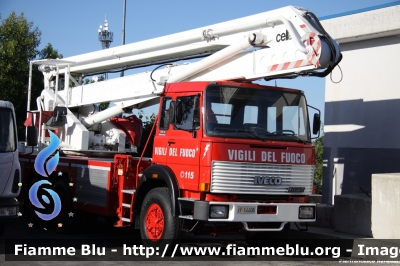 Iveco 330-26 
Vigili del Fuoco
Comando Provinciale di Bari
Snorkel allestimento Cella
fotografato presso l'officina Iveco Luigi Ferrari
VF 14406 
Parole chiave: Iveco 330-26 VF14406