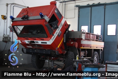 Iveco 80-17 
Vigili del Fuoco
Allestimento Baribbi
Fotografato presso l'officina Iveco Luigi Ferrari
VF 15104
Parole chiave: Iveco 80-17 VF15118