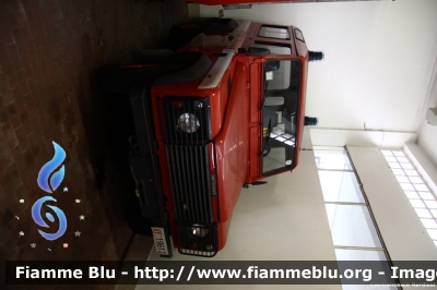 Land Rover Defender 90
Vigili del Fuoco
Comando Provinciale di Roma
Distaccamento Cittadino di Roma Eur
VF 19612
Parole chiave: Land-Rover Defender_90 VF19612