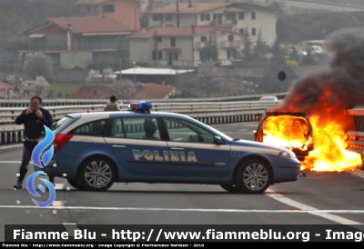 Renault Laguna Grandtour II serie
Polizia di Stato
Polizia Stradale in servizio sulla Strada dei Parchi
Parole chiave: Renault Laguna_Grandtour_IIserie Polizia