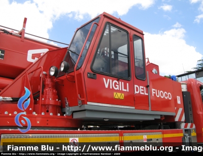 Astra HD8 84.44 II serie
Vigili del Fuoco
Comando Provinciale di Pisa
AutoGru da 40 ton allestimento Cormach
Cabina della gru
VF 25445
Parole chiave: Astra HD8_84.44_IIserie VF25445