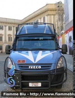 Iveco Daily IV serie
Polizia di Stato
Reparto Mobile
POLIZIA F7851
Parole chiave: Iveco Daily_IVserie PoliziaF7851