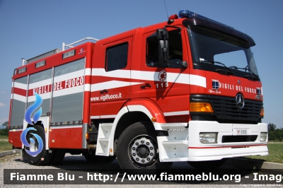 Mercedes-Benz Atego I serie
Vigili del Fuoco
Comando Provinciale di Como
Distaccamento di Appiano Gentile (CO)
AutoPompaSerbatoio allestimento Bai
Nuova Livrea
VF 21305
Parole chiave: Mercedes-Benz Atego_Iserie VF21305