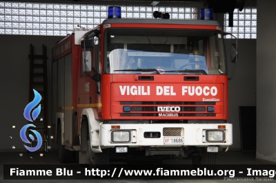 Iveco EuroFire 150E27 I serie 
Vigili del Fuoco
Comando Provinciale di Roma
Distaccamento di Tivoli (RM)
AutoPompaSerbatoio allestimento Iveco-Magirus
VF 18686
In Sostituzione del Mercedes-Benz 
Actros II Serie
Parole chiave: Iveco EuroFire_150E27_Iserie VF18686