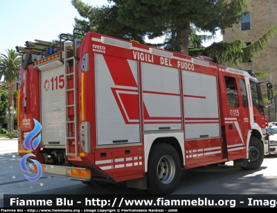 Iveco Stralis AF190S40 I serie
Vigili del Fuoco
Comando Provinciale di Chieti
Distaccamento di Vasto (CH)
AutoPompaSerbatoio allestimento Iveco-Magirus
VF 23646 
Parole chiave: Iveco Stralis_AF190S40_Iserie VF23646