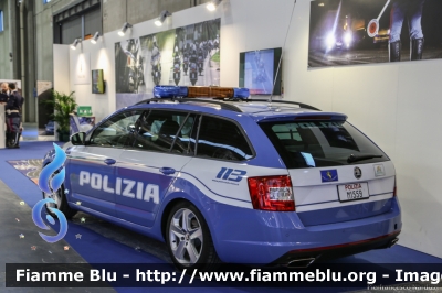 Skoda Octavia RS Wagon IV serie
Polizia di Stato
Polizia Stradale in servizio sull'Autostrada A4
Autostrada Brescia-Verona-Vicenza-Padova
Allestimento Bertazzoni Veicoli Speciali
Decorazione Grafica Artlantis
POLIZIA M1559
Parole chiave: Skoda Octavia_RS_Wagon_IVserie POLIZIAM1559